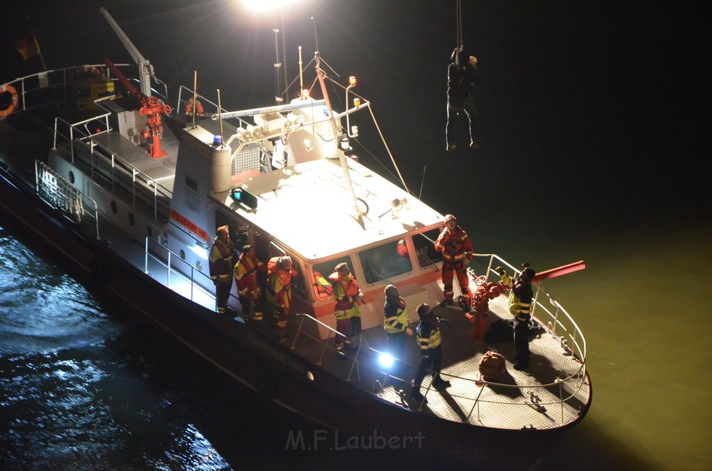 Einsatz BF Hoehenretter Koelner Seilbahn Hoehe Zoobruecke P2440.JPG